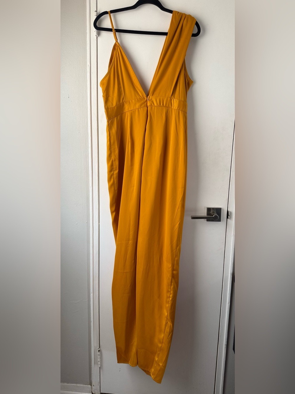 NWT PrettyLittleThing Mustard Asymmetric Draped Maxi Dress US 10 - Picture 3 of 9